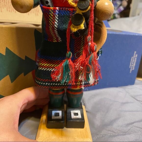 Nutcracker Village 1994 Scotsman Bagpipe RARE - Picture 8 of 10